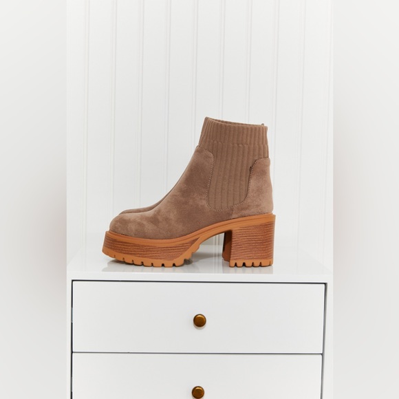 WeeBoo Strive For More Chunky Sole Sock Booties - Picture 2 of 7